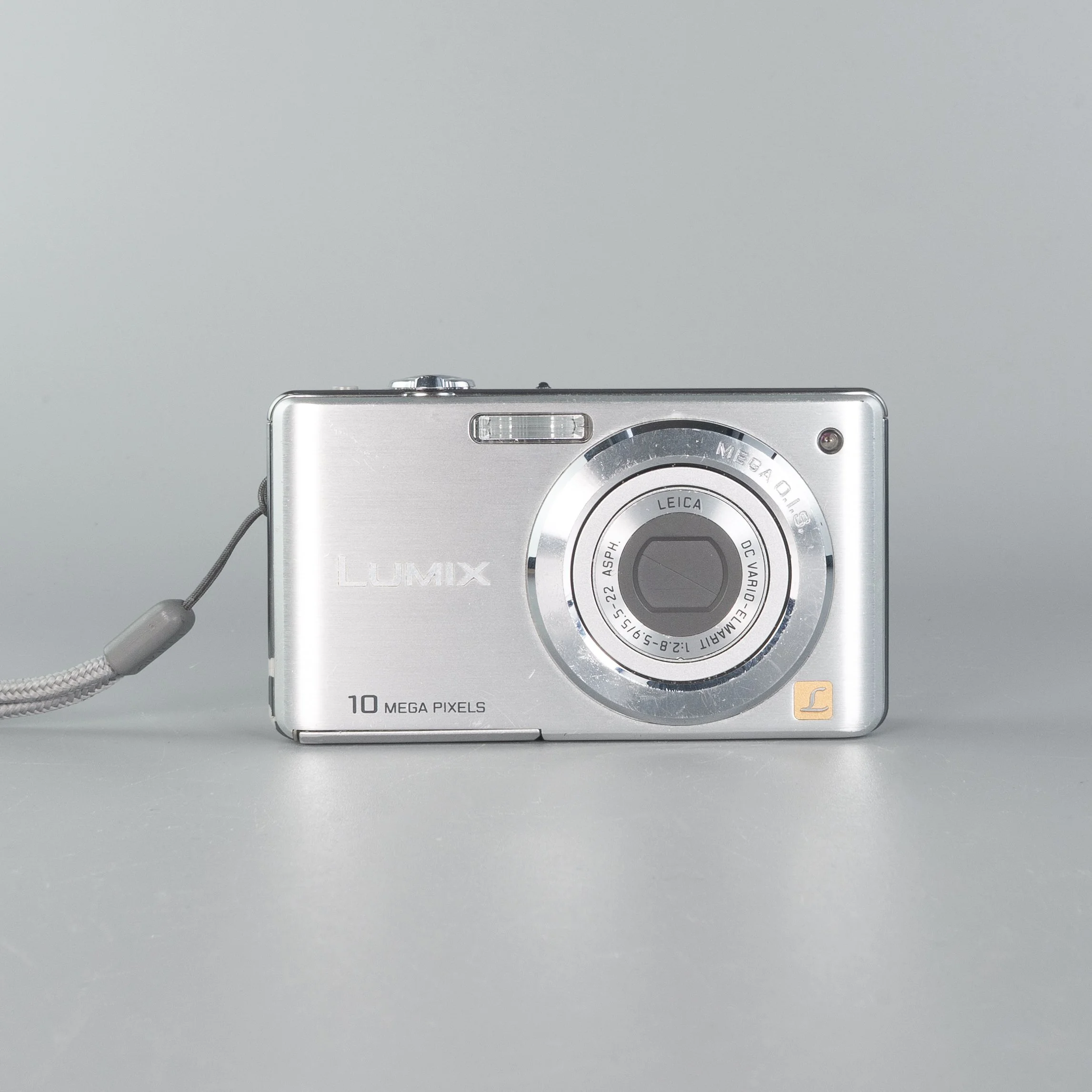 Panasonic DMC-FS7 シルバー 中古】 美品 DMC-FS7 シルバー 安心保証